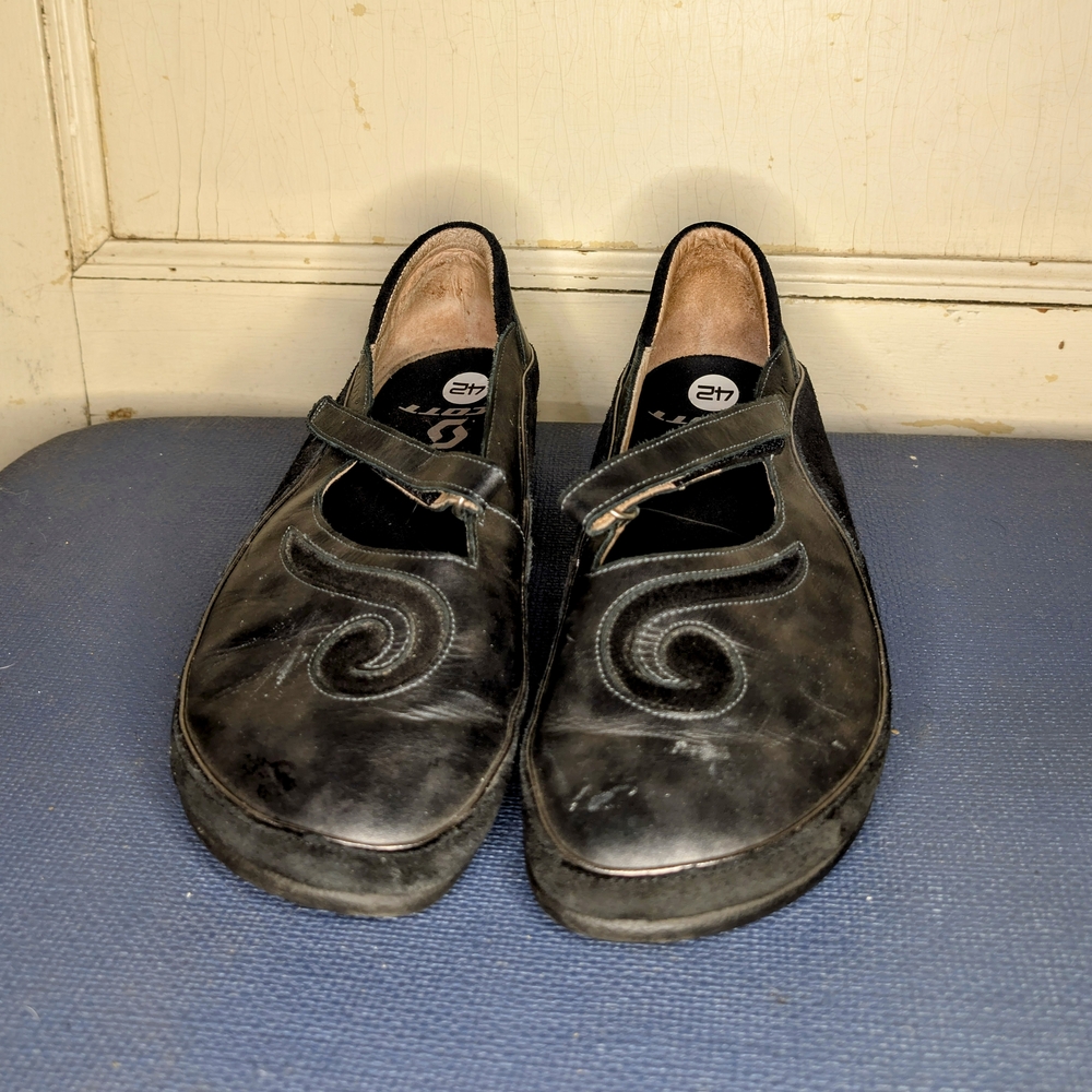 Elegant Black Leather Women's Loafers